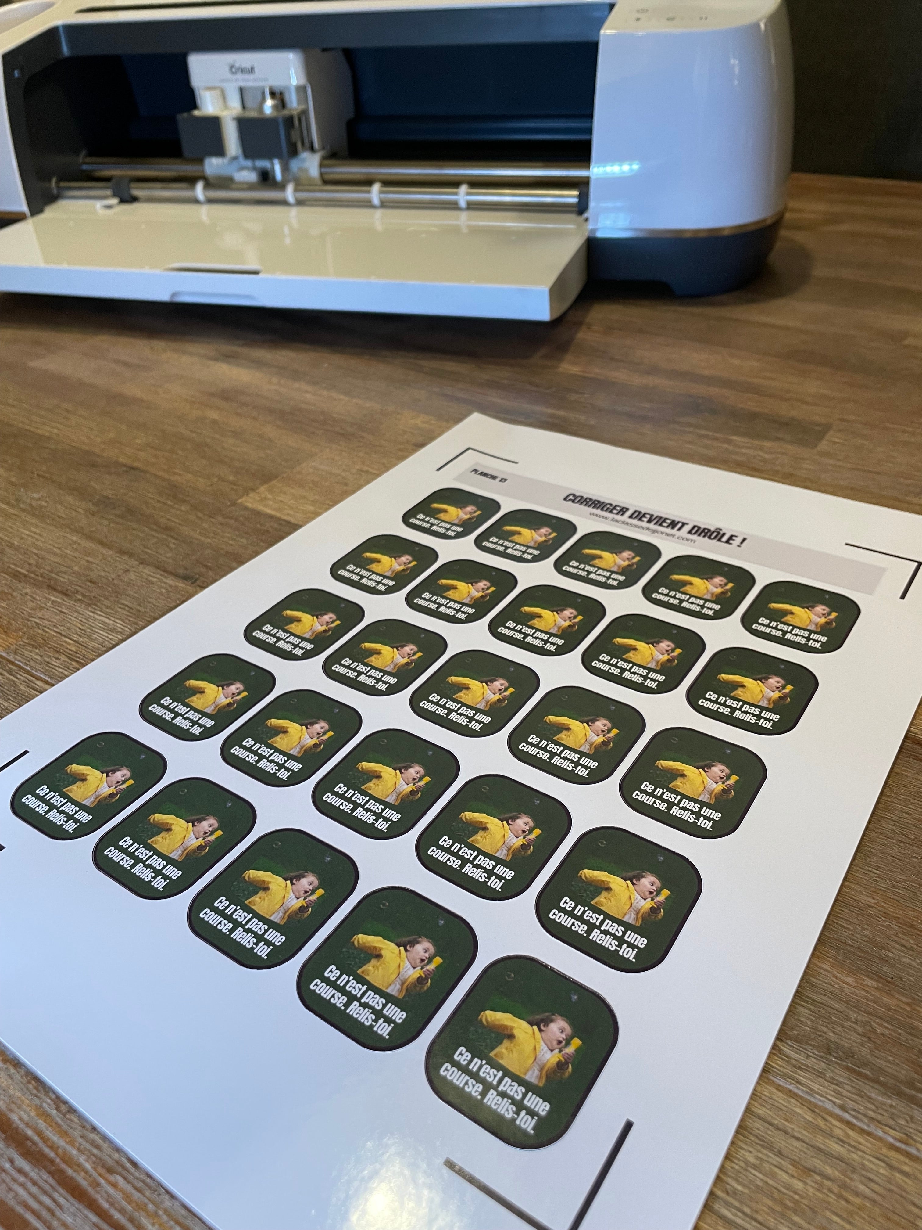 Stickers "corriger devient drôle" - Planche 13 - ce n'est pas une course