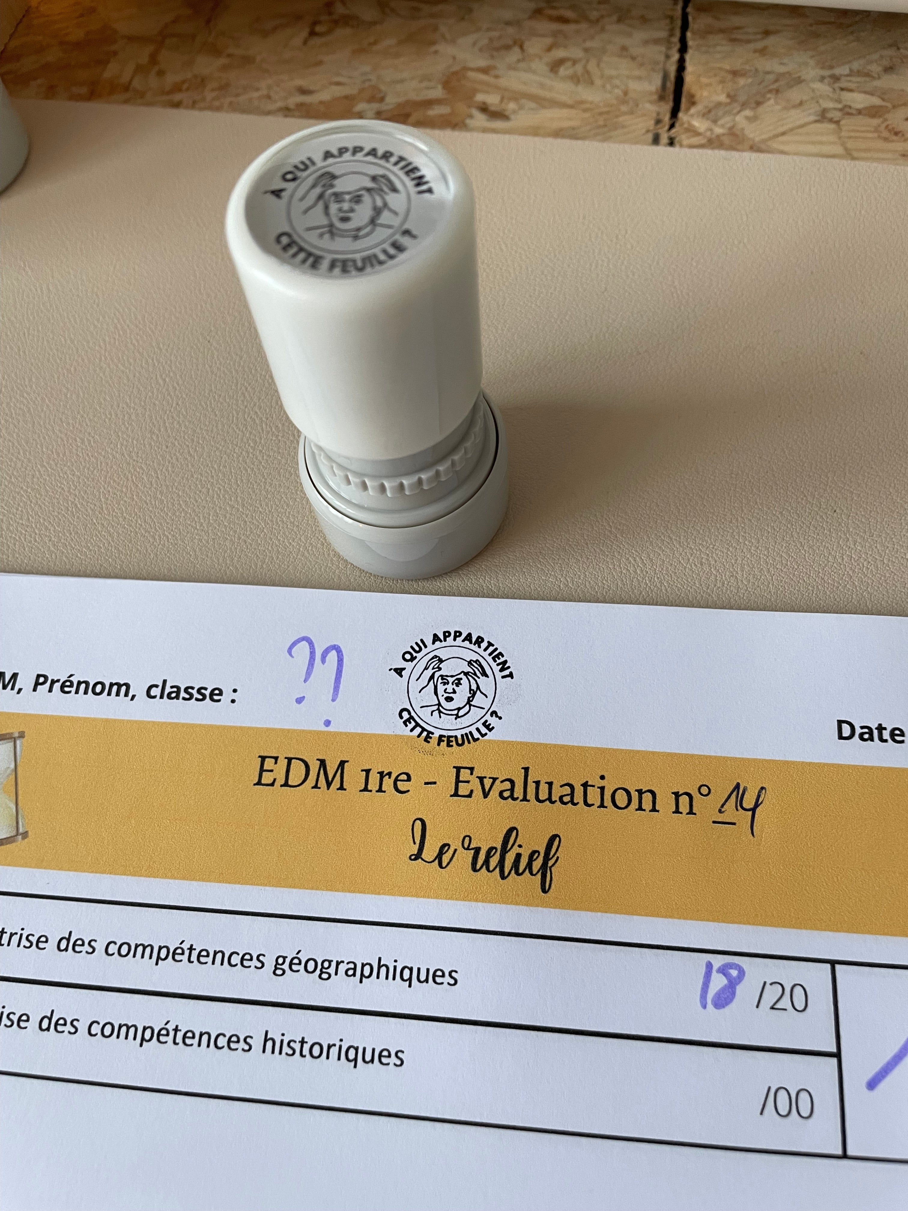 Tampon auto-encreur 17 - À qui appartient cette feuille ?