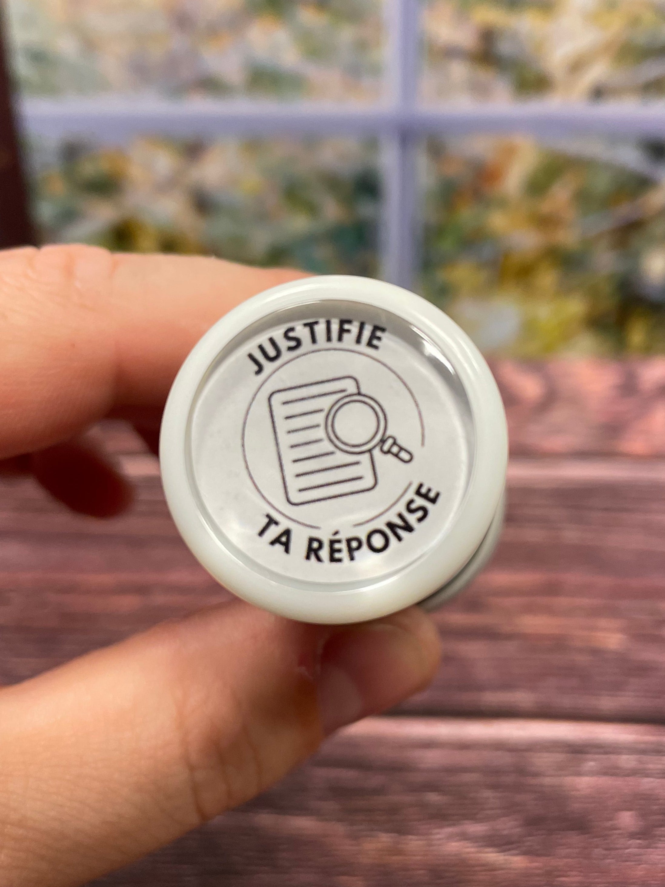 Tampon auto-encreur 20 - Justifie ta réponse
