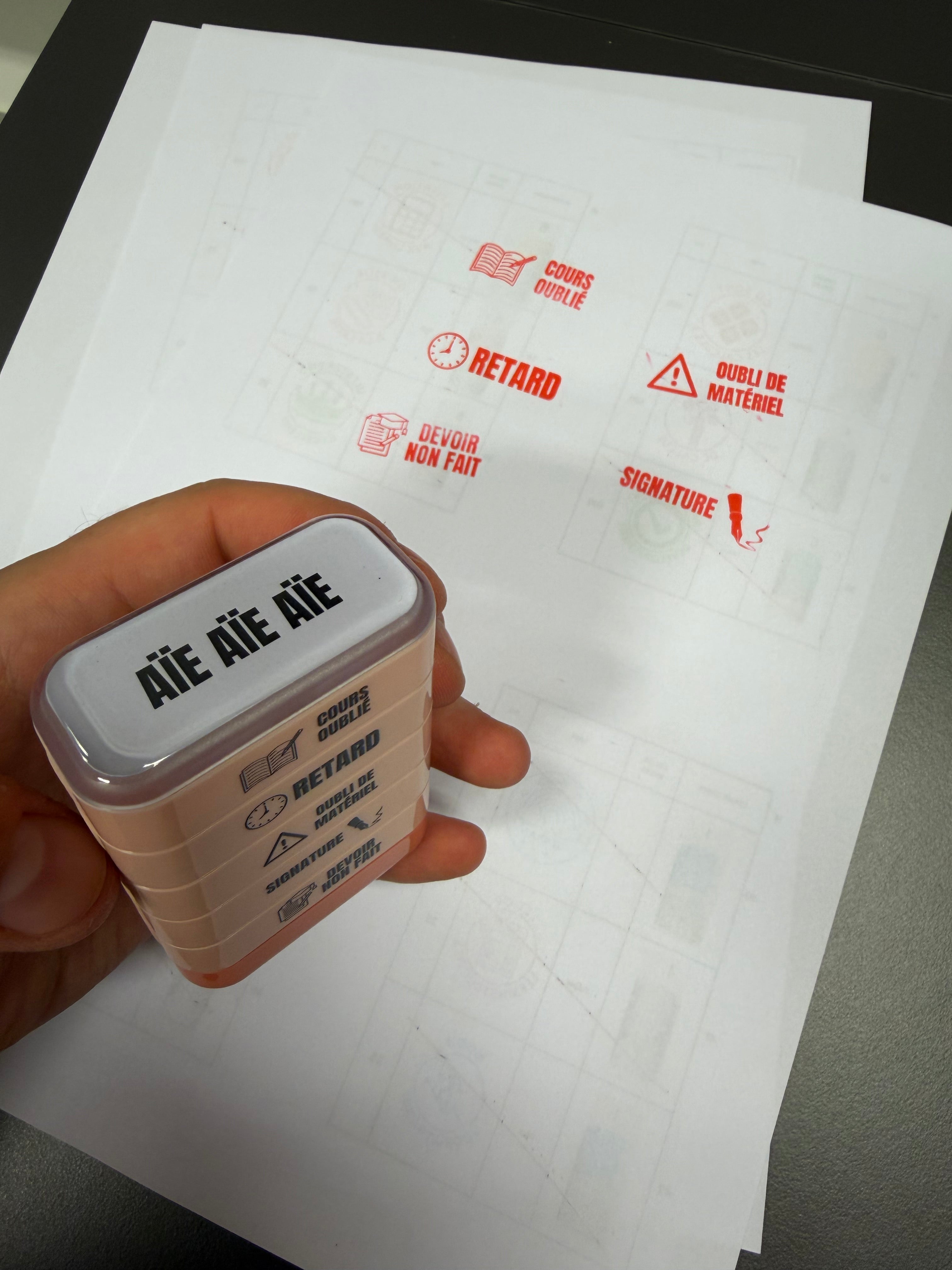 Tampon auto-encreur 5 en 1 - Aïe Aïe Aïe