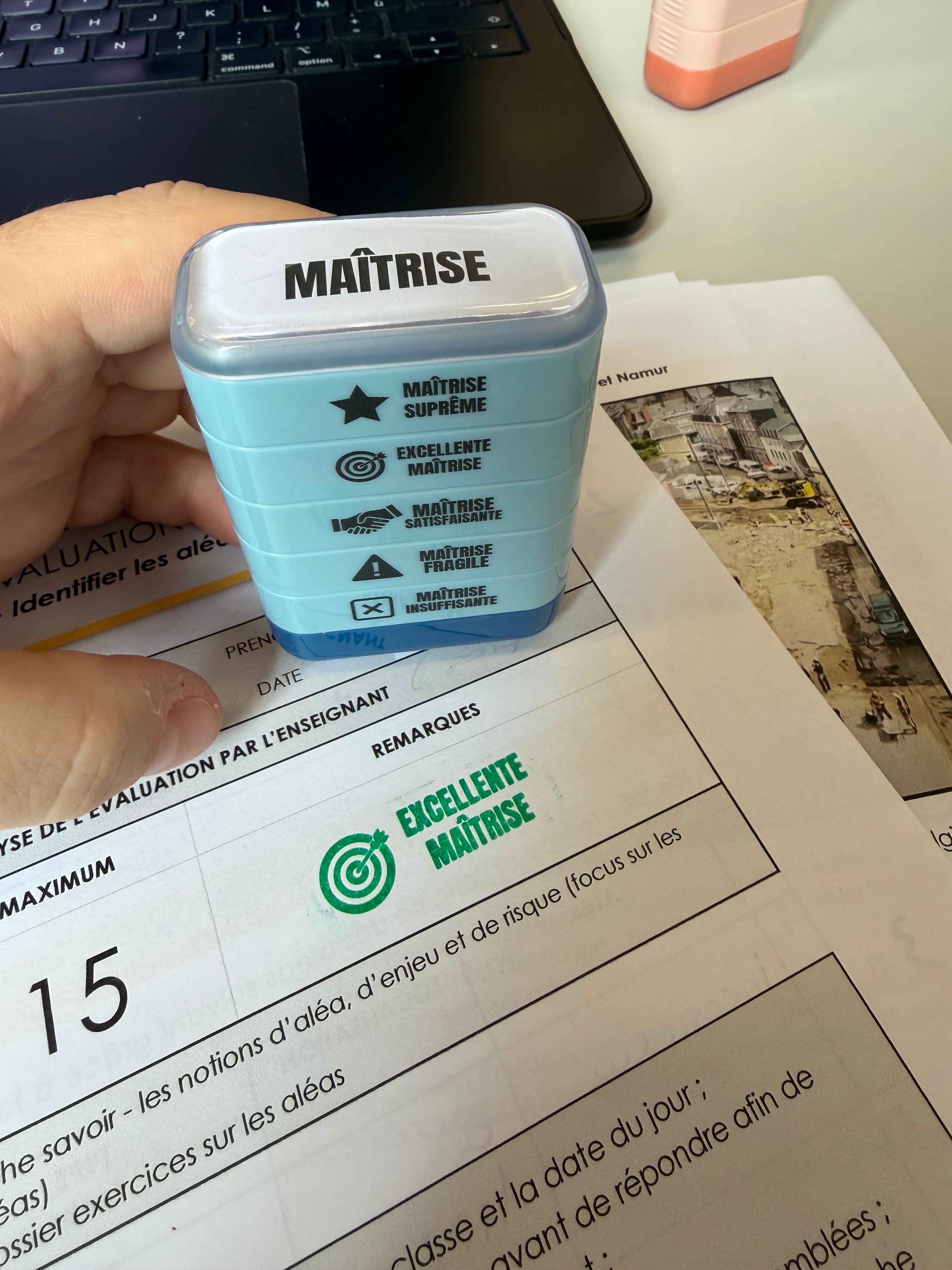 Tampon auto-encreur 5 en 1 - "Maîtrise