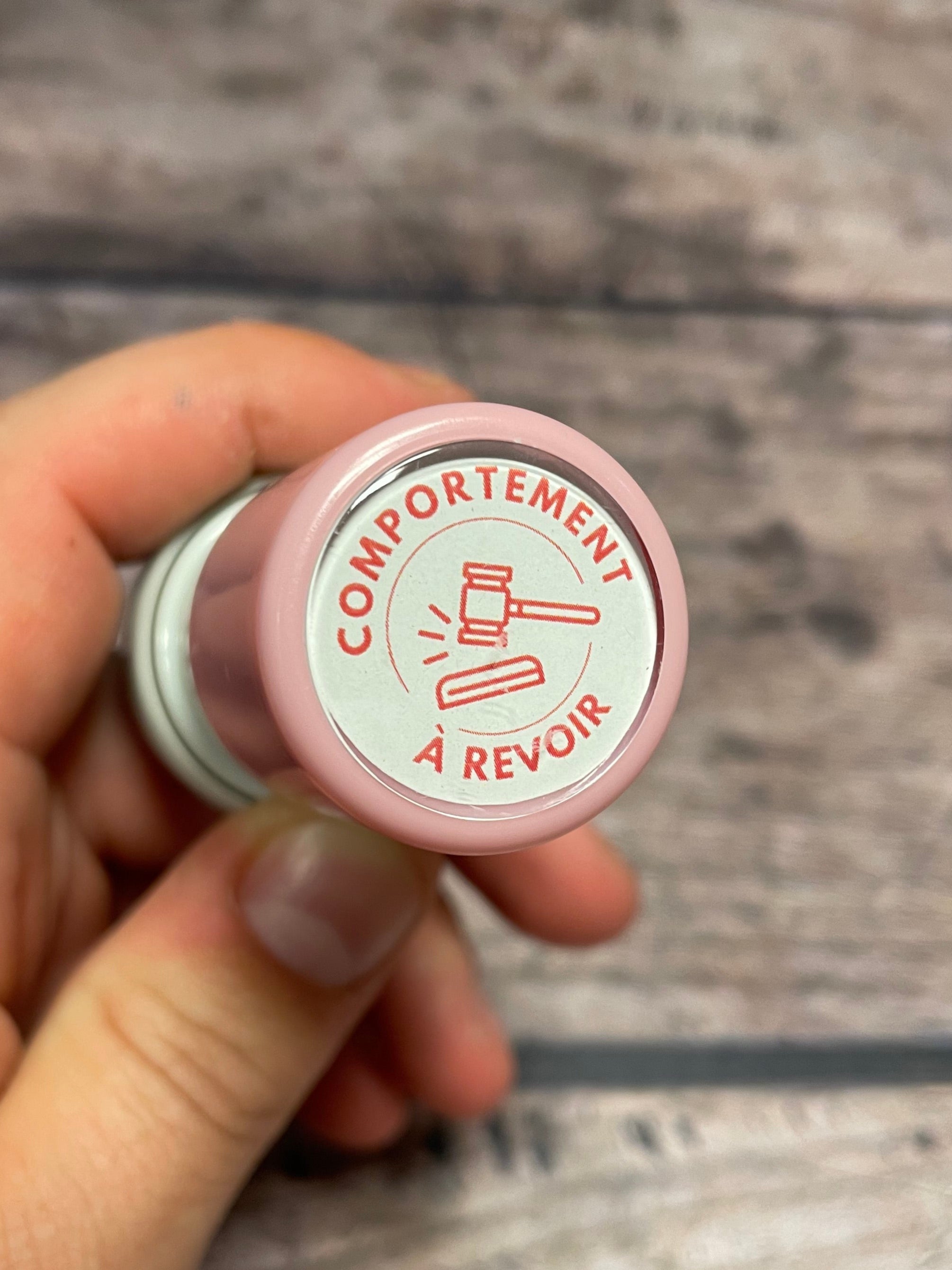 Tampon auto-encreur 58 - Comportement à revoir